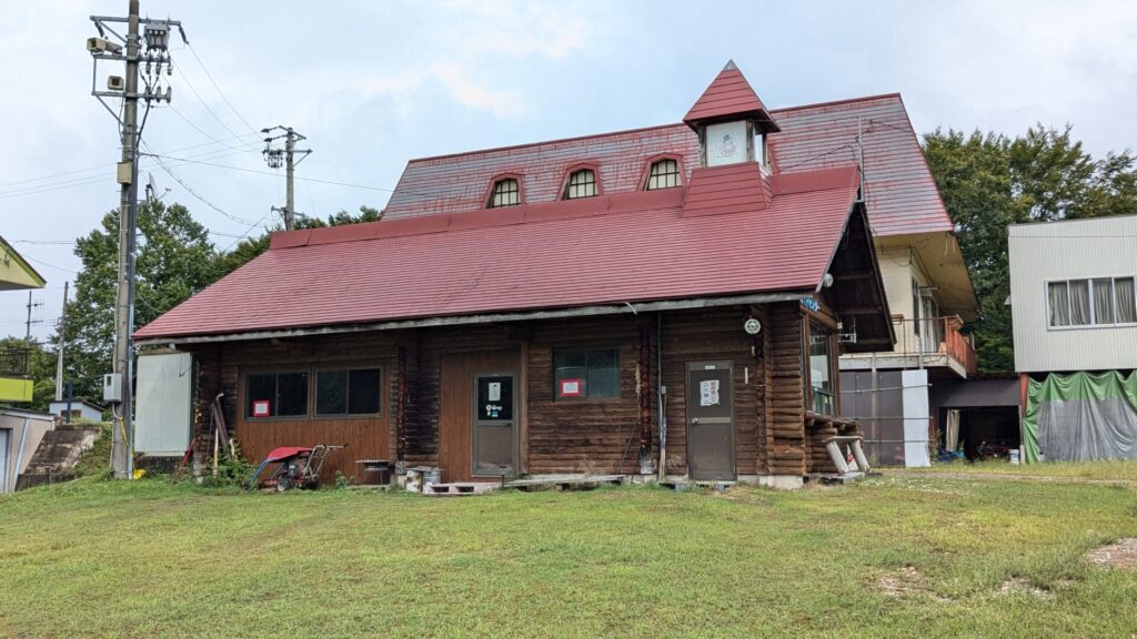 NOASOBIキャンプ場の洗い場の建物